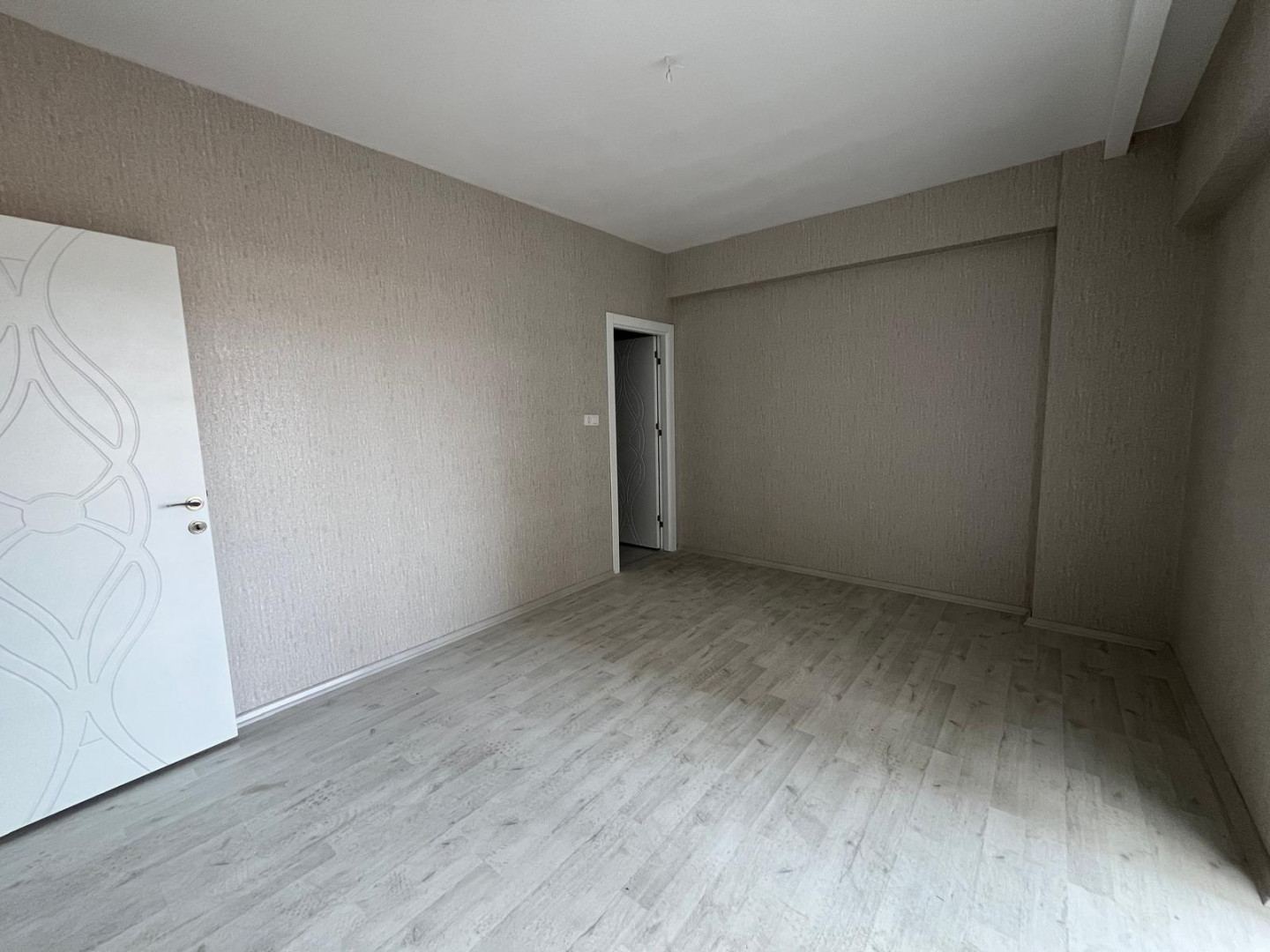 KOSOVA DA SIFIR BALKON TEZGAHLI 3+1 DAİRE